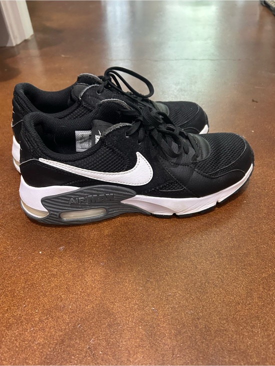 Nike Shoes - Nike Black & White Air Max Trainer Sneakers